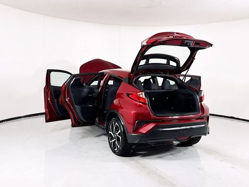 Used 2018 Toyota C-HR XLE FWD image 22