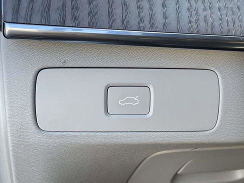 Used 2024 Volvo XC90 B5 Plus w/ Protection Package Premier image 30