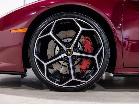 Used 2022 Lamborghini Huracan EVO RWD image 20