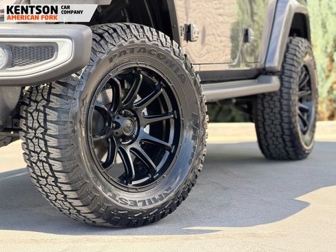 Used 2026 Jeep Wrangler Unlimited Sahara AWD/4WD image 2