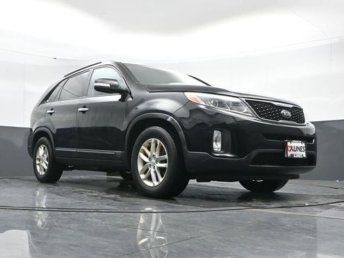 Used 2015 Kia Sorento LX image 46