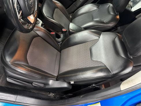 Used 2019 Jeep Compass Latitude w/ Cold Weather Group FWD image 15