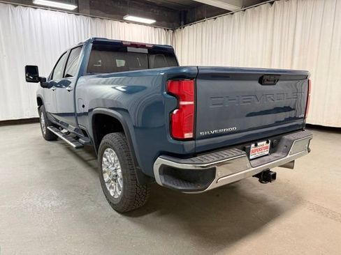 Used 2025 Chevrolet Silverado 3500 LTZ AWD/4WD image 11