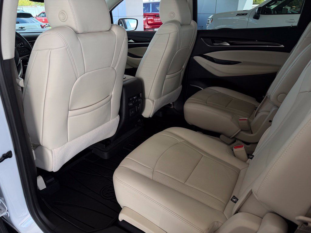 Used 2022 Buick Enclave Essence w/ Sport Touring Edition FWD image 16