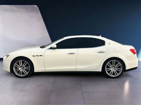 Used 2017 Maserati Ghibli Sedan 4D image 2