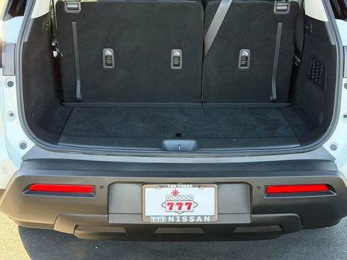 Certified 2024 Nissan Pathfinder SV FWD image 4