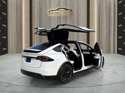 Used 2023 Tesla Model X image 24