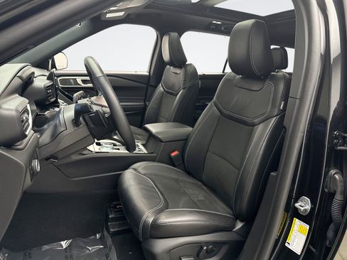 Used 2023 Ford Explorer ST image 11