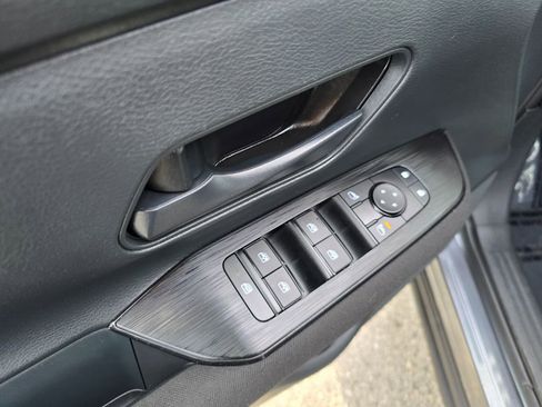 Used 2025 Nissan Kicks S image 17