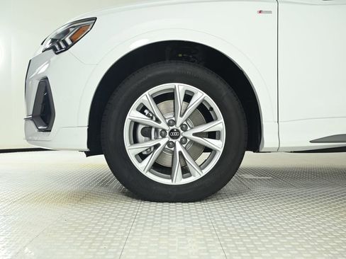New 2025 Audi Q3 2.0T Premium image 24