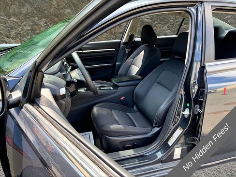 Used 2022 Nissan Altima 2.5 SV FWD image 22