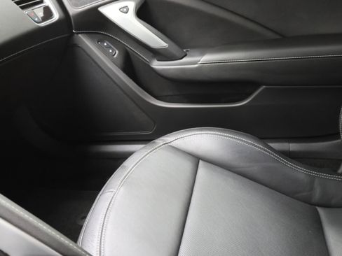 Used 2015 Chevrolet Corvette Stingray Coupe image 12