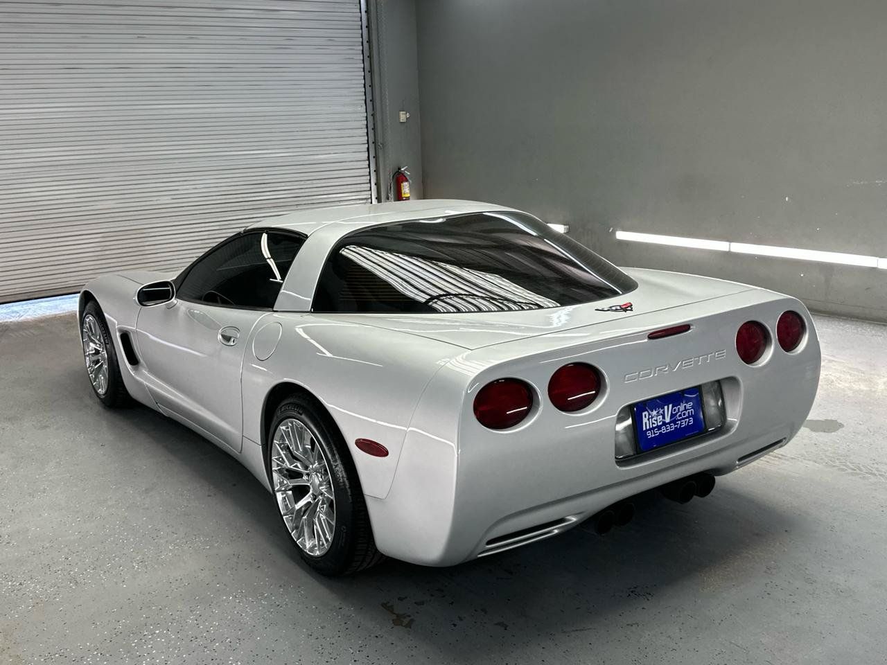 Used 2002 Chevrolet Corvette Coupe RWD image 7