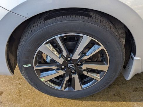 New 2025 Nissan Versa SV w/ Trunk Package image 26