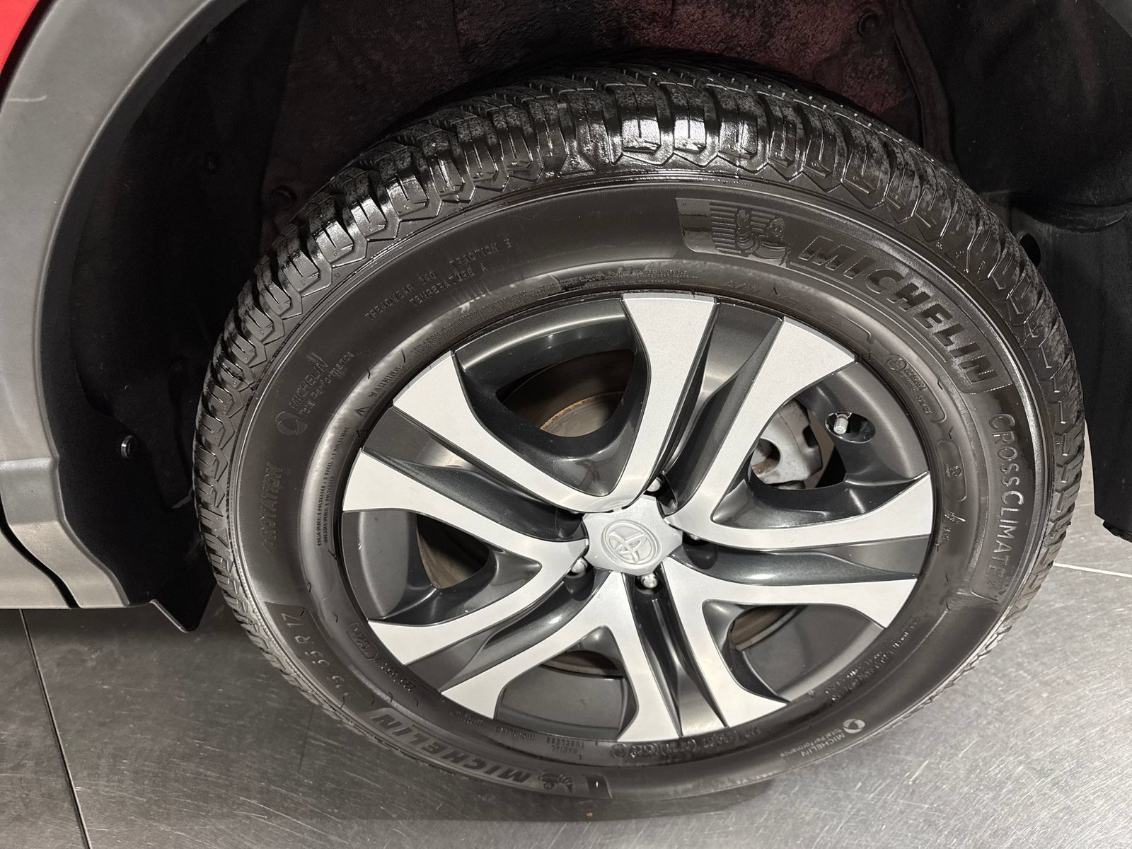 Used 2016 Toyota RAV4 LE AWD/4WD image 12