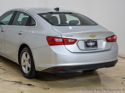 Used 2022 Chevrolet Malibu LS FWD image 9