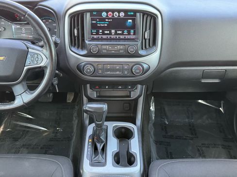 Used 2017 Chevrolet Colorado LT w/ LT Convenience Package image 16