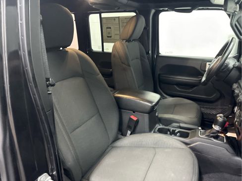 Used 2021 Jeep Wrangler Unlimited Sport image 12