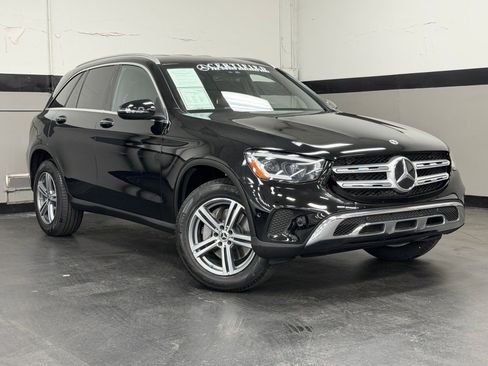 Certified 2022 Mercedes-Benz GLC 300 image 2