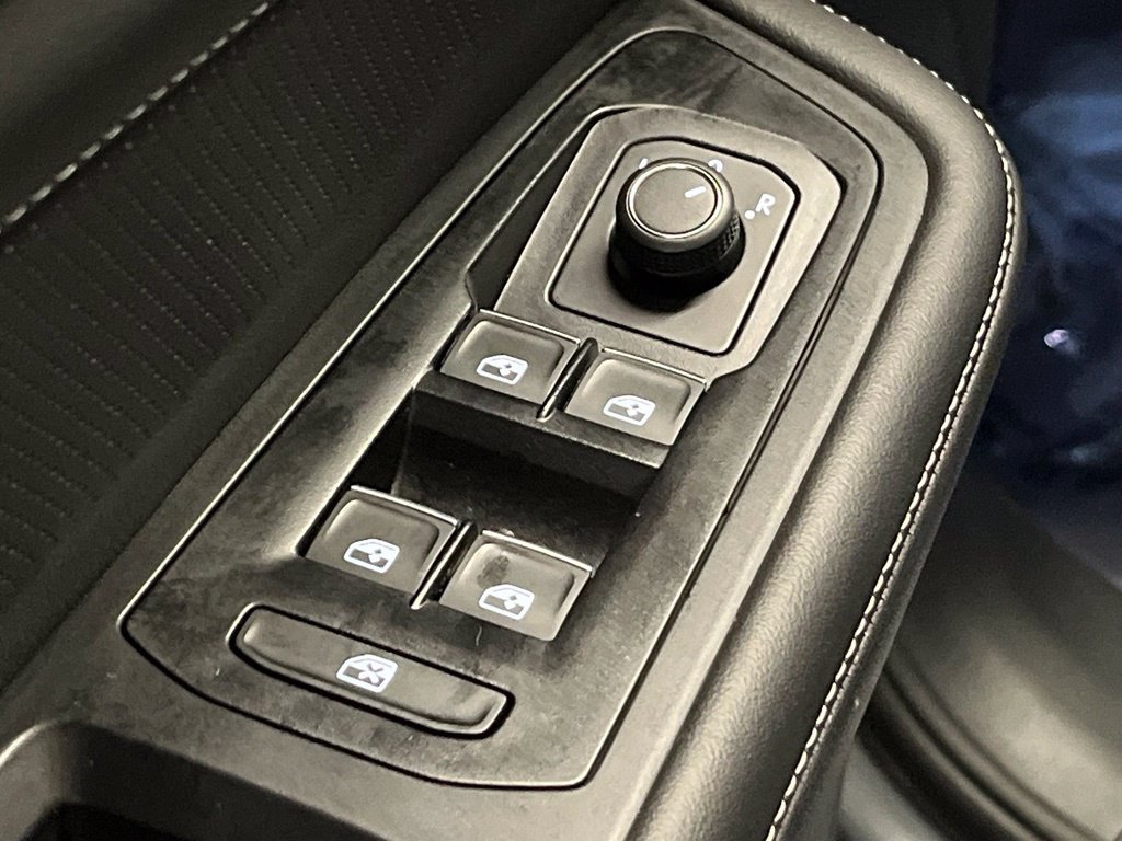 Used 2026 Volkswagen Atlas Cross Sport SE w/ Panoramic Sunroof Package AWD/4WD image 19
