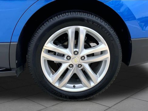 Used 2019 Chevrolet Equinox LT w/ Lights and Bright Package FWD image 11