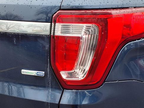 Used 2016 Ford Explorer Platinum image 27