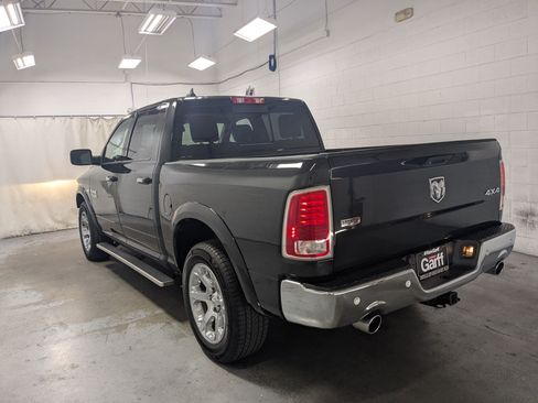 Used 2018 RAM 1500 Laramie w/ Convenience Group AWD/4WD image 9