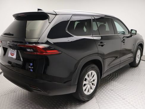Certified 2025 Toyota Grand Highlander AWD image 8