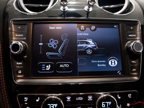 Used 2018 Bentley Bentayga image 74