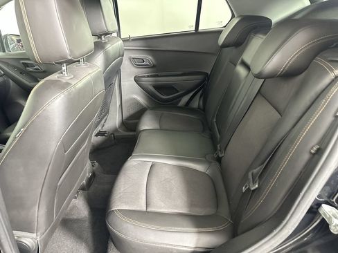 Used 2017 Chevrolet Trax LT w/ LT Convenience Package AWD/4WD image 25