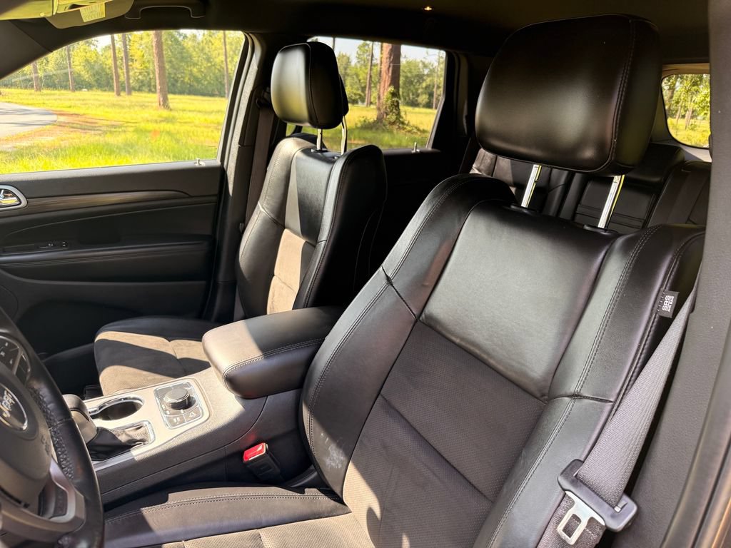 Used 2021 Jeep Grand Cherokee Altitude AWD/4WD image 13