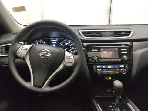 Used 2015 Nissan Rogue SV w/ SV Moonroof Package FWD image 22