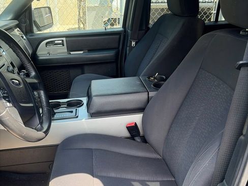 Used 2016 Ford Expedition XLT AWD/4WD image 16