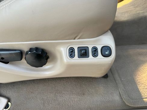 Used 2004 Ford F350 Lariat image 24