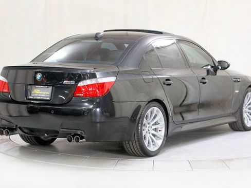 Used 2006 BMW M5 image 2