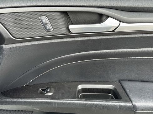 Used 2017 Ford Fusion Titanium image 22