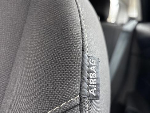 Used 2015 Ford Focus SE w/ SE Sport Package image 28