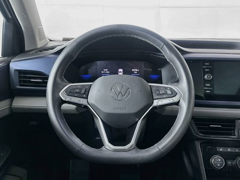 Used 2024 Volkswagen Taos SE AWD/4WD image 18