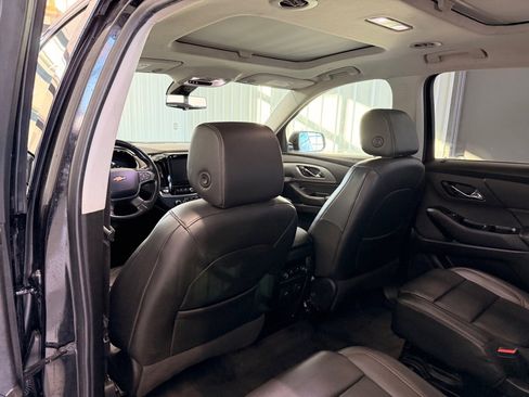 Used 2019 Chevrolet Traverse RS image 11