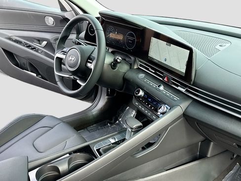 New 2026 Hyundai Elantra Limited image 5