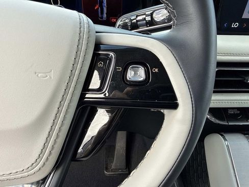 Certified 2025 Lincoln Aviator Reserve w/ Equipment Group 201A image 30