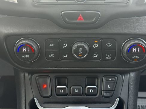 Used 2019 GMC Terrain SLE w/ Driver Convenience Package image 15