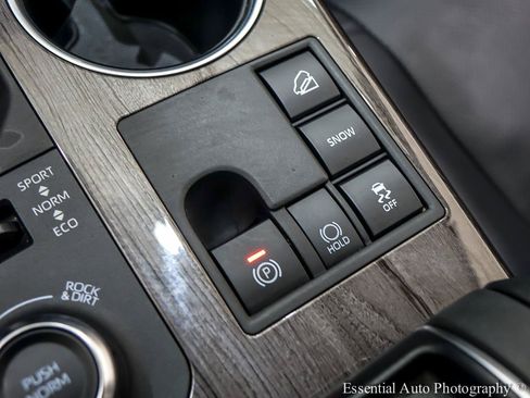 Used 2024 Toyota Highlander Limited AWD/4WD image 25