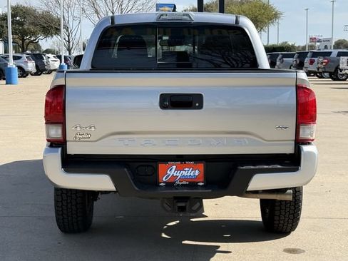 Used 2023 Toyota Tacoma SR5 w/ Technology Package image 6