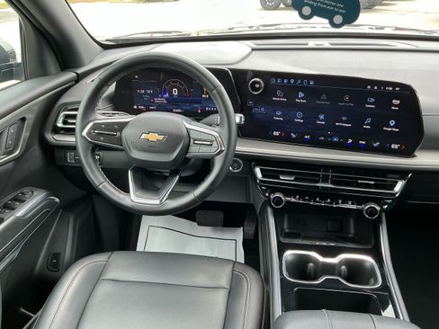 Certified 2025 Chevrolet Traverse LT AWD/4WD image 6