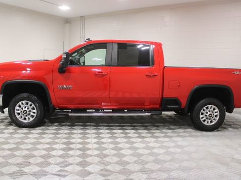 Used 2021 Chevrolet Silverado 2500 LT w/ Texas Edition image 8