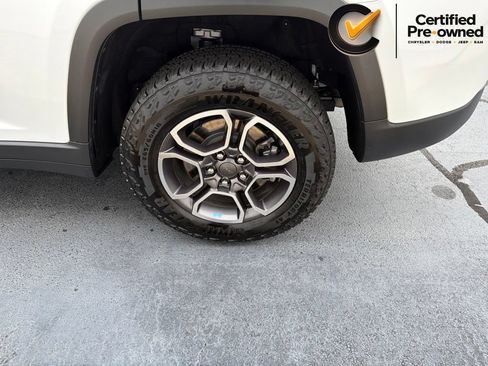 Certified 2022 Jeep Grand Cherokee Trailhawk w/ Advanced Protech Group II AWD/4WD image 21