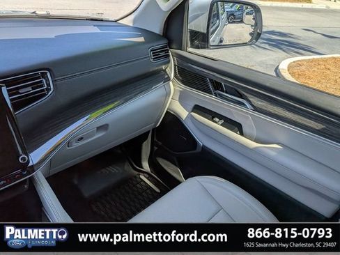 Used 2022 Jeep Wagoneer Series II RWD image 17