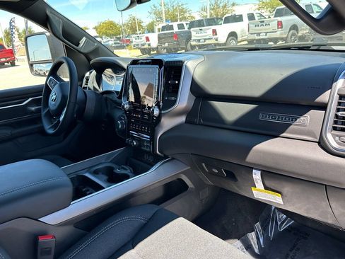 New 2026 RAM 1500 Big Horn AWD/4WD image 12