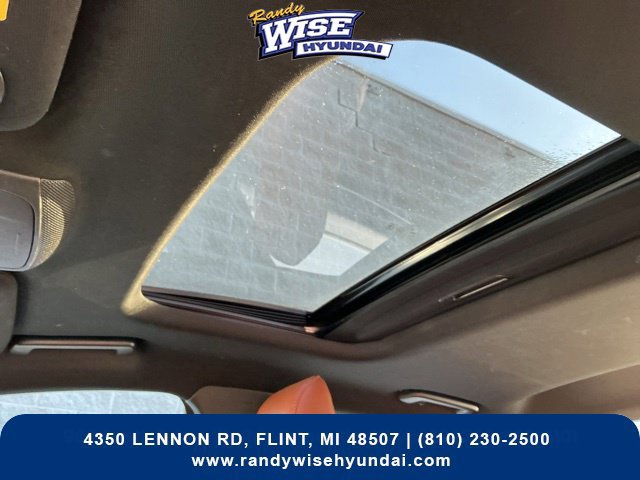 Used 2020 Ford Fusion Titanium FWD image 3